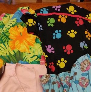 Scrub tops short-sleeved